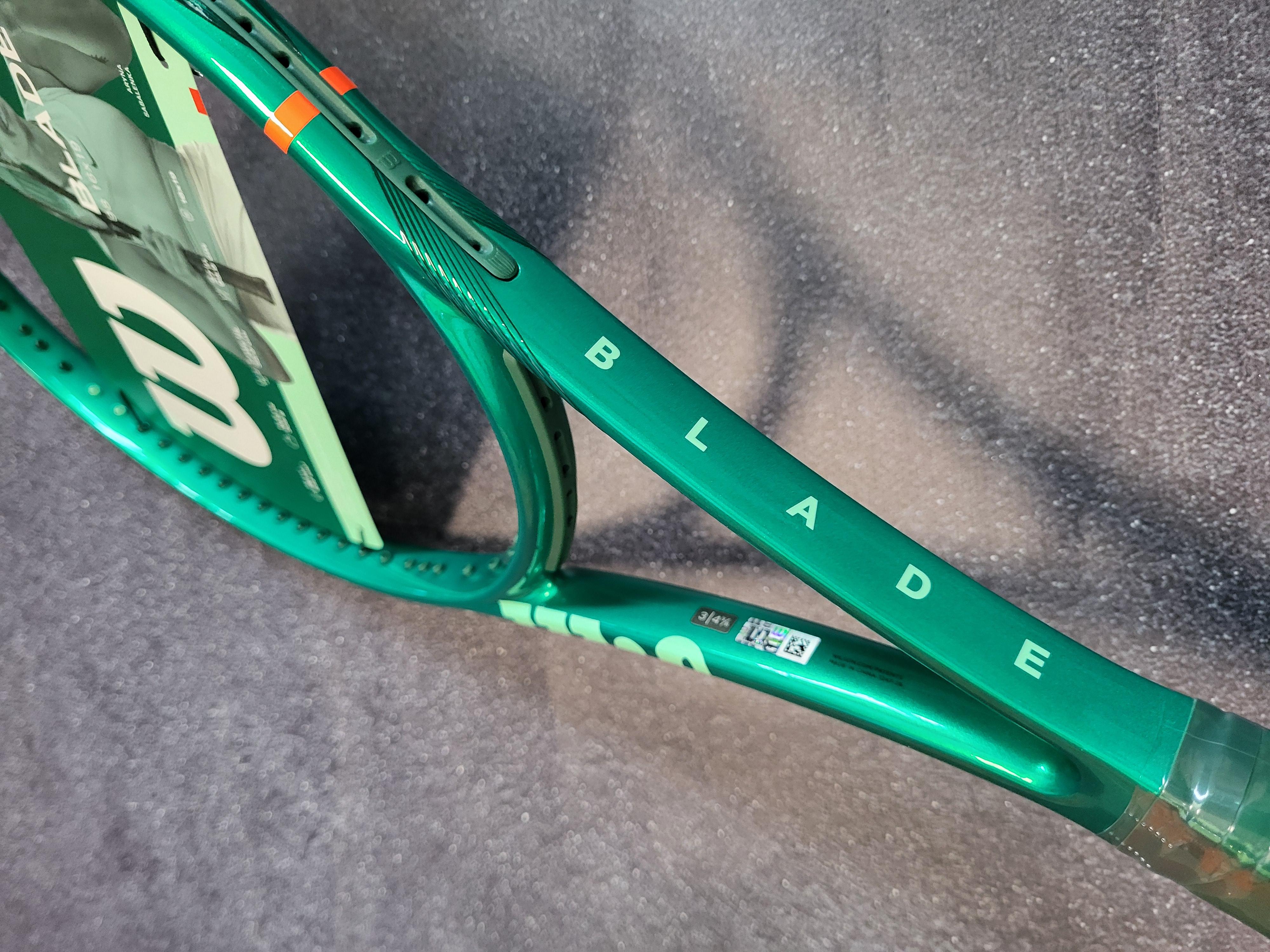 Wilson Blade 98 16×19 v10 305 gr (wr207811) - Pro tennis kyiv